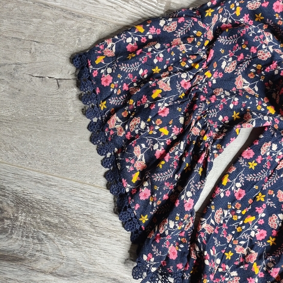 Taylor and Sage Off the shoulder Floral Blouse - Picture 8 of 12